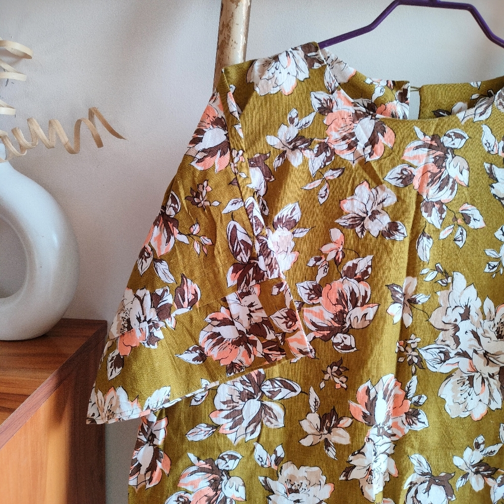 Floral Flounce Sleeve Long Top - Picture 15 of 16